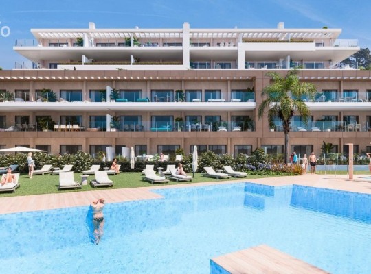 Apartmány s výhledem na moře, vyhřívaným bazénem, 2min od centra Estepony