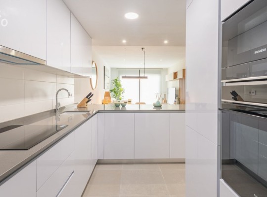 Luxusní apartmány a mezonety se 2 a 3 ložnicemi v Cala Lliteres