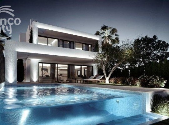 The Golden Mile (Costa del Sol), Villa - Detached #CM-R3103607