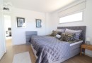 Villa with south orientation and swimming pool only 400m from the sea