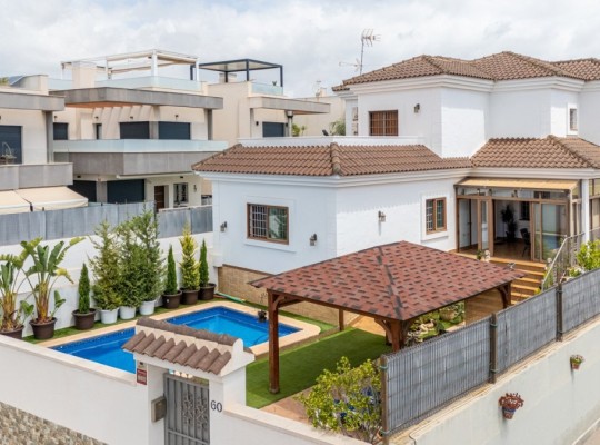 Los Montesinos (La Herrada), Villa #CQ-CB-29533