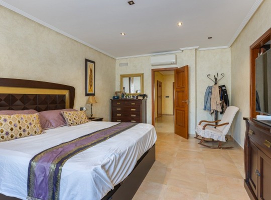 Los Montesinos (La Herrada), Villa #CQ-CB-29533