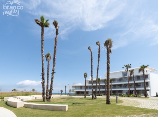 Estepona (Costa del Sol), Apartment - Middle Floor #CM-R4026235