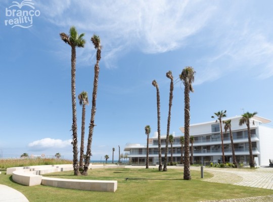 Estepona (Costa del Sol), Apartment - Middle Floor #CM-R4026235