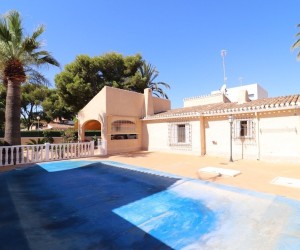 Orihuela Costa (Punta Prima), Villa #CQ-JM-15958