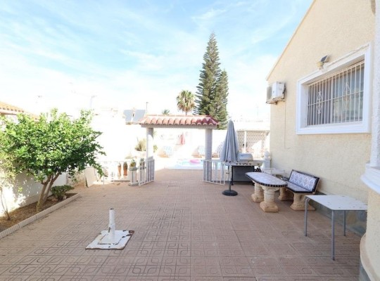 Torrevieja (La Siesta - El Salado - Torreta), Villa #CQ-JM-47746