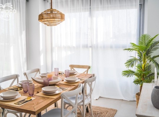 Nové apartmány 1. linie u pláže, Almerimar, Malaga- východ