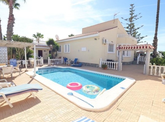 Torrevieja (La Siesta - El Salado - Torreta), Villa #CQ-JM-47746