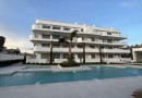 Butikový komplex s luxusními apartmány a výhledem na moře, Cabo Roig