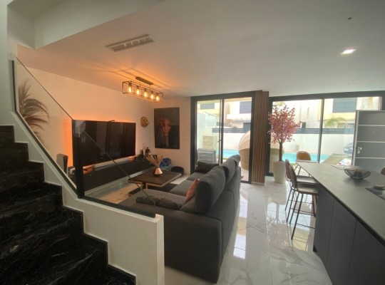Los Montesinos (La Herrada), Villa #CQ-GL-78423