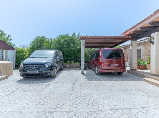 Exkluzivní soběstačná finca s bazénem se slanou vodou a domem pro hosty v Algaidě