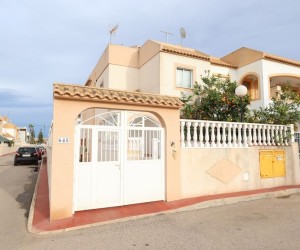 Rohový řadový dům v Altos del Limonar, Torrevieja