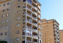 Přízemní apartmán se 2 ložnicemi ve městě Villajoyosa, Costa Blanca Sever.