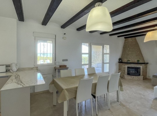 Vila na prodej v první linii s výhledem na moře v Els Poblets (Denia)