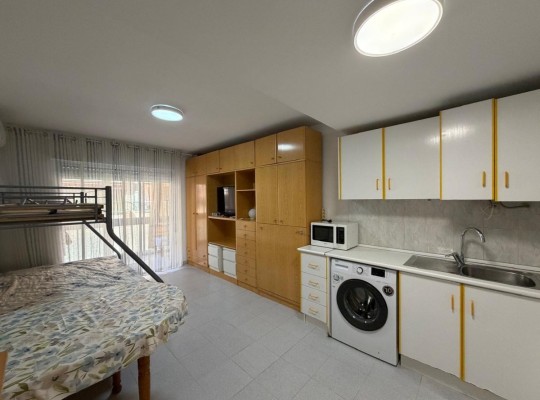 PROSTORNÉ STUDIO 350 METRŮ OD PLÁŽE DEL CURA S PROSKLENOU TERASOU