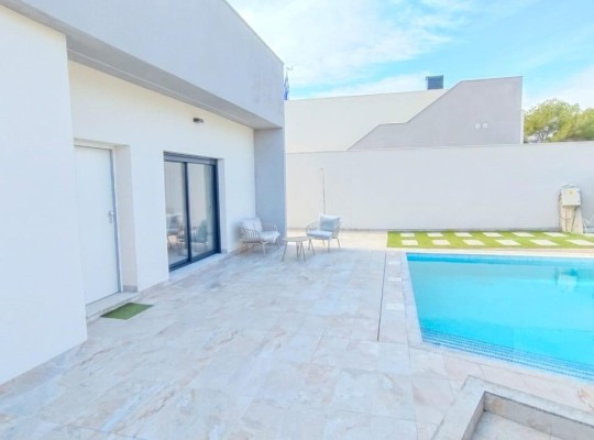 Pilar de La Horadada (Pinar De Campoverde), Villa #RD-N6422