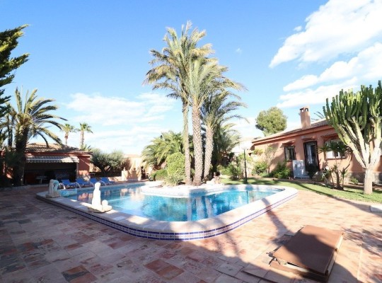 Torrevieja (El chaparral), Villa #CQ-JM-85937