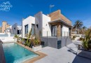 Villa 150m from La Mata beach