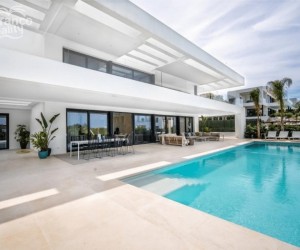 Nueva Andalucía (Costa del Sol), Villa - Detached #CM-R3877915