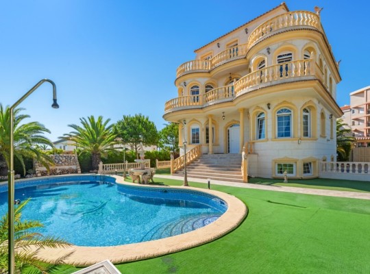 Orihuela Costa (Playa Flamenca), Villa #CQ-BG-96358