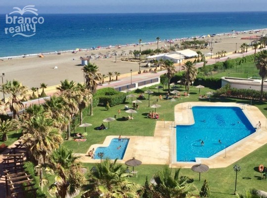 Apartment in the 1st line by the beach, Estepona West - Sabinillas