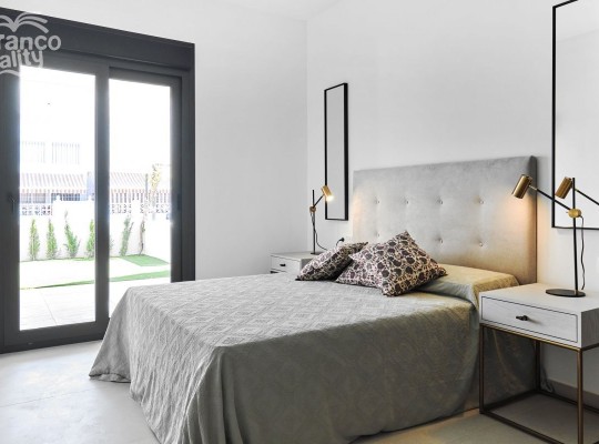 Luxury apartment complex just 250 meters from Laveleta beach, Torrevieja