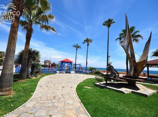 Apartment in the 1st line by the beach, Estepona West - Sabinillas
