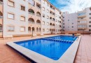 Kompletně zrekonstruovaný apartmán s bazénem v centru Torrevieja