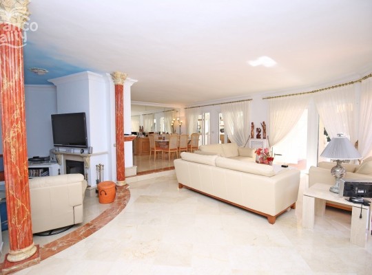 Marbella Golden Mile (Rocio de Nagüeles), Villa #IM-2808MLV