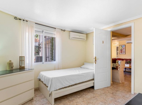 Benijofar, Villa #CQ-974