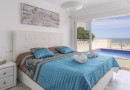 Vila na prodej v první linii s výhledem na moře v Els Poblets (Denia)