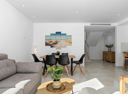 San Miguel de Salinas (SAN MIGUEL DE SALINAS), Villa #CQ-GL-36648