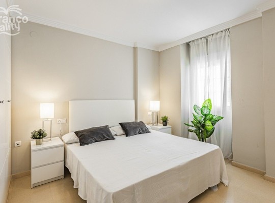 Nueva Andalucía (Costa del Sol), Apartment - Middle Floor #CM-R3923656