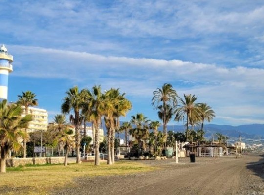 Moderní bydlení 100 metrů od pláže v srdci Torre del Mar