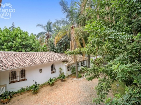 Marbella Golden Mile (Rocio de Nagüeles), Villa #IM-4015MLV