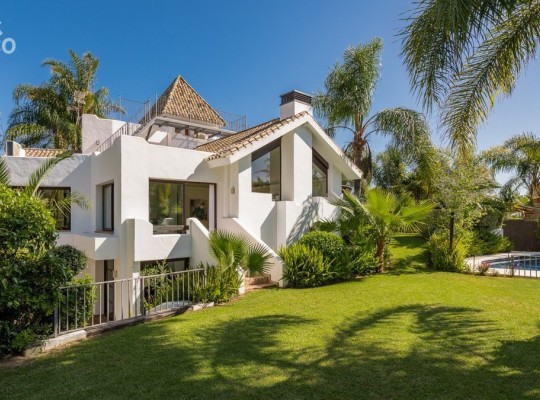 Marbella (Costa del Sol), Villa - Detached #CM-R3918733