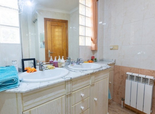 Los Altos, 
Villa   #ES-10129