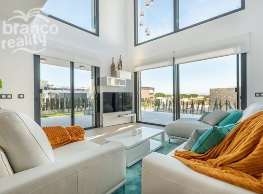 NOVÁ VÝSTAVBA - Luxusní vila v Colonia de Sant Pere