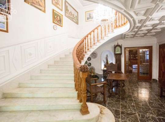 LUMINOUS AND SPACIOUS FAMILY VILLA IN TRANQUIL ZONE OF PALMANOVA