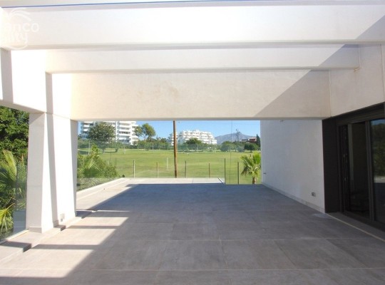 Guadalmina Alta (Costa del Sol), Villa - Detached #CM-R4044397