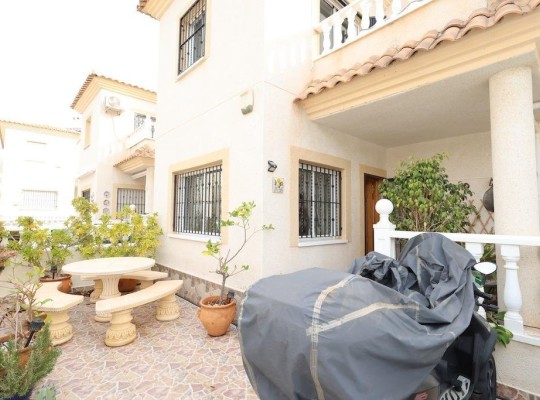 Orihuela Costa (Playa Flamenca Norte), Villa #CQ-JM-69771