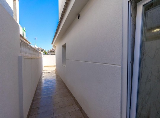 Torrevieja (El chaparral), Villa #CQ-UR-56967