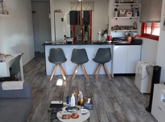 Přízemní apartmán se 2 ložnicemi ve městě Villajoyosa, Costa Blanca Sever.