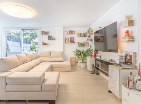 NÁDHERNÝ MODERNÍ BYT V LUXUSNÍM REZIDENČNÍM KOMPLEXU