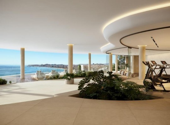 Prémiové bydlení u pláže s panoramatickými výhledy a rychlým spojením do Málagy