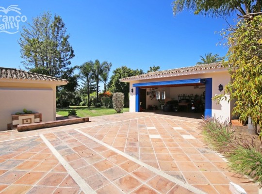Marbella Golden Mile (Cortijo Nagüeles), Villa #IM-2792MLV