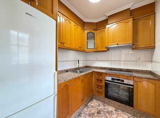 Apartmán ve výborné lokalitě, 200m od pláže Los Locos, Torrevieja