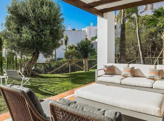 Apartmánová vesnička v tradičním stylu, Benahavíz, Marbella