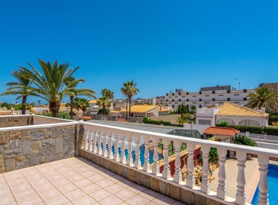 Orihuela Costa (Campoamor), Villa #CQ-UR-56196