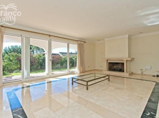 Vila v Los Monteros, Marbella East
